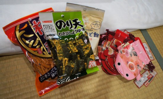 Hasil perburuan oleh-oleh di Daiso